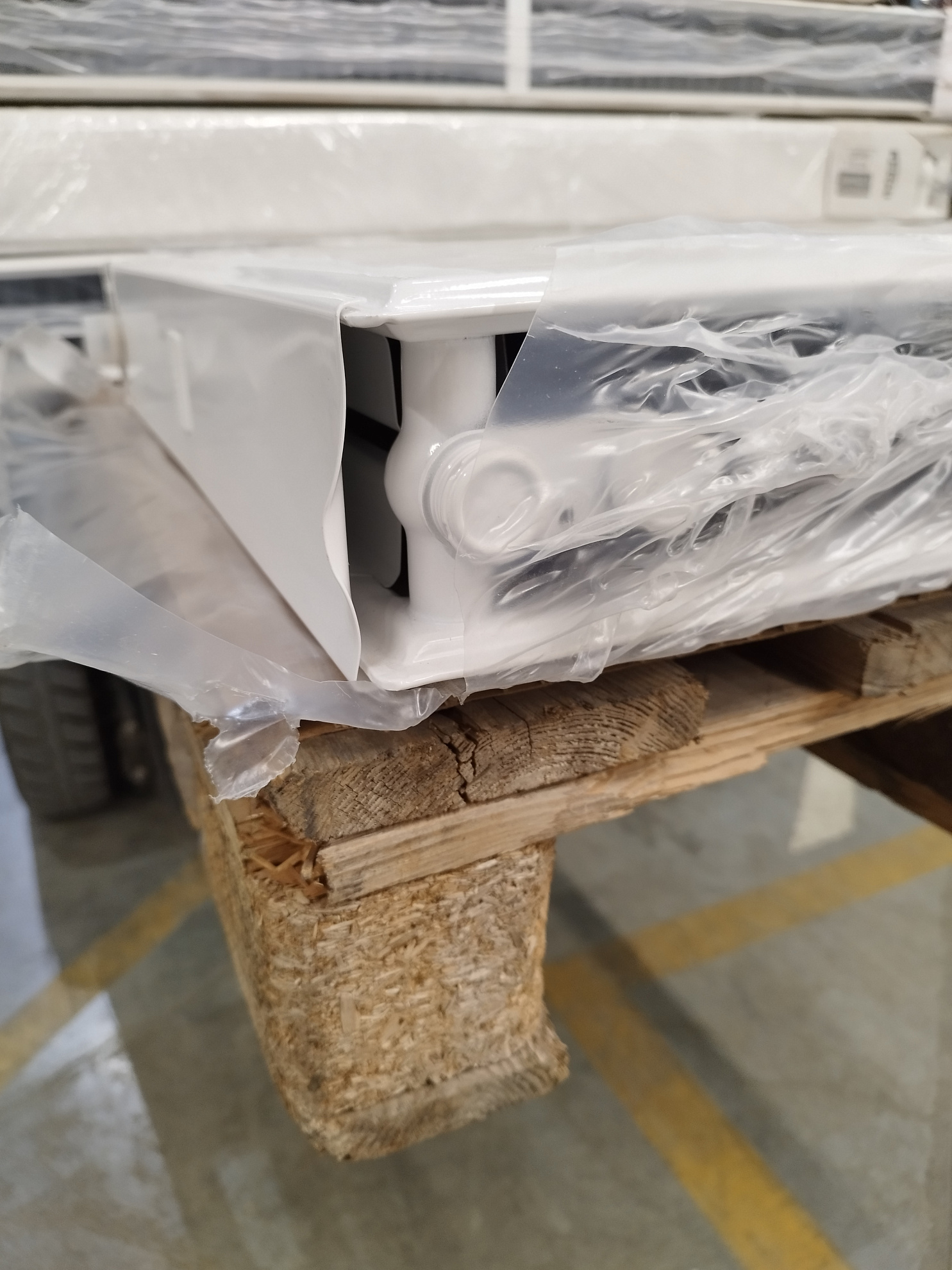 Радиатор панельный, Brugman, Profil-V, профильный, FEV 22, глубина, мм-100, высота, мм-500, длина, мм-600, нижнее подключение, с термостатическим вентилем, рабочее давление, бар-10, цвет-RAL 9016 (белый)