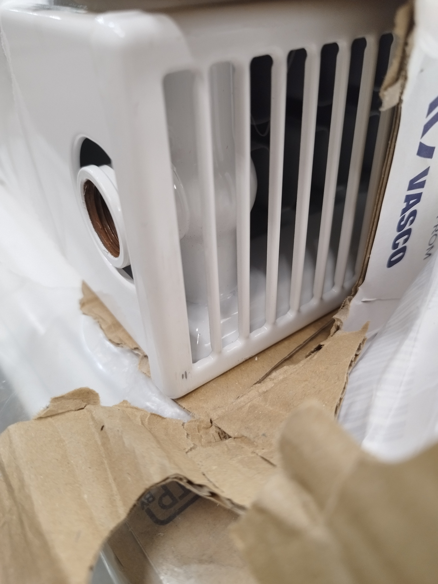 [УЦЕНКА] Радиатор панельный, Brugman, Profil-K Typ, профильный, FEK 22, глубина, мм-100, высота, мм-300, длина, мм-1600, боковое подключение, рабочее давление, бар-10, цвет-RAL 9016 (белый)