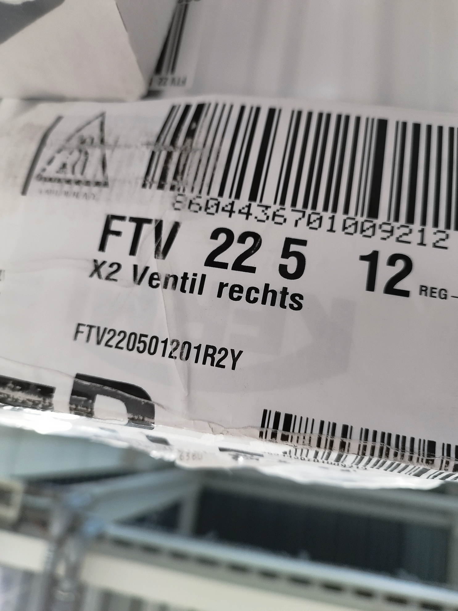 [УЦЕНКА] Радиатор панельный, Kermi, therm-x2 Profil-V, профильный, FTV 22, глубина, мм-100, высота, мм-500, длина, мм-1200, X2 Inside, тип подключения-R, нижнее справа, с термостатическим вентилем, рабочее давление, бар-10, цвет-RAL 9016 (белый)