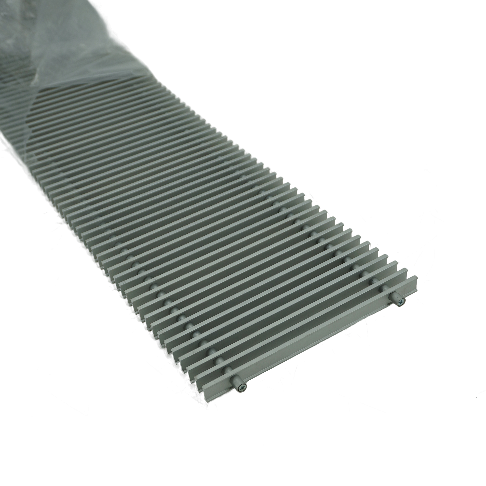 Декоративная роликовая решетка Varmann VRO 240.1240 RR EV1, шириной 240 мм, длиной 1240 мм, анодированная в натуральный алюминий, профиль решетки двухтаврового сечения. Масса нетто - 3.2 кг.