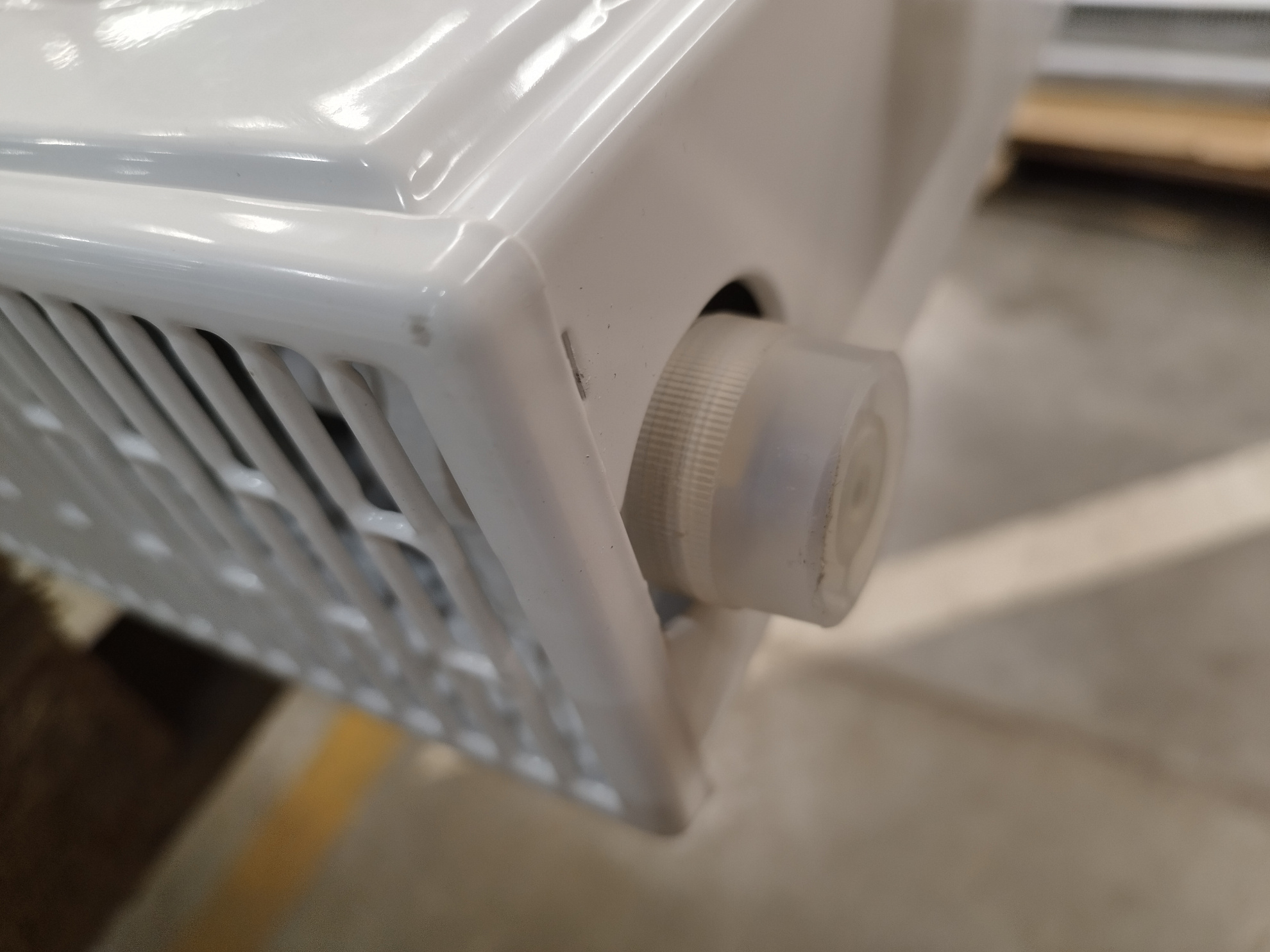 Радиатор панельный, Kermi, therm-x2 Profil-V, профильный, FTV 22, глубина, мм-100, высота, мм-500, длина, мм-1200, X2 Inside, тип подключения-R, нижнее справа, с термостатическим вентилем, рабочее давление, бар-10, цвет-RAL 9016 (белый)