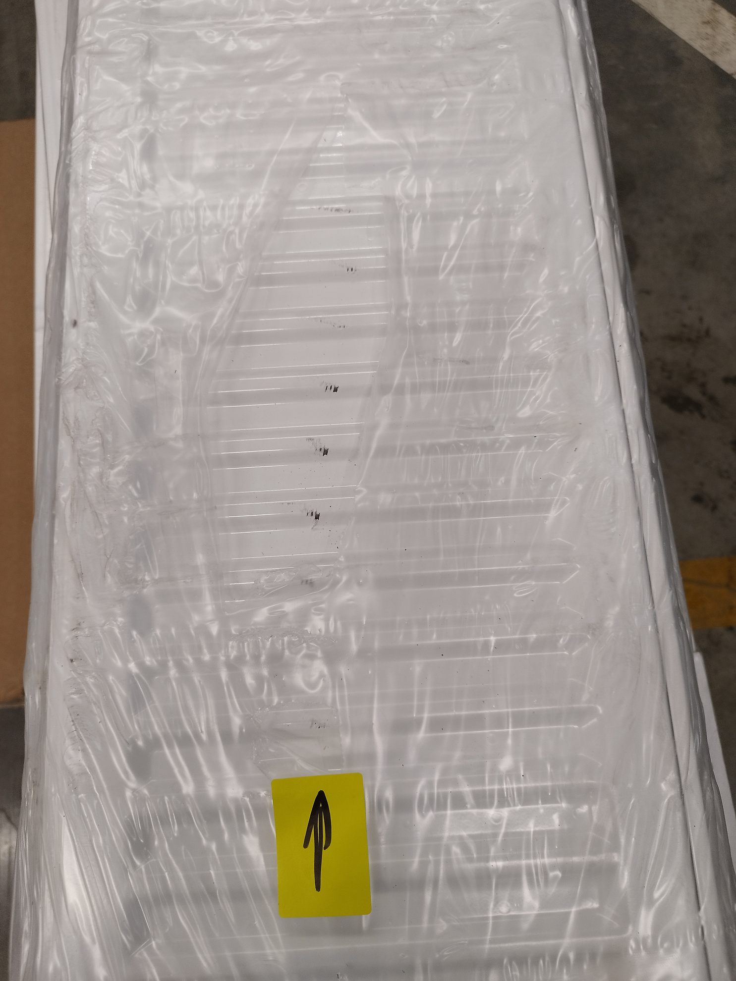 Радиатор панельный, Brugman, Profil-K Typ, профильный, FEK 22, глубина, мм-100, высота, мм-300, длина, мм-1400, боковое подключение, рабочее давление, бар-10, цвет-RAL 9016 (белый)