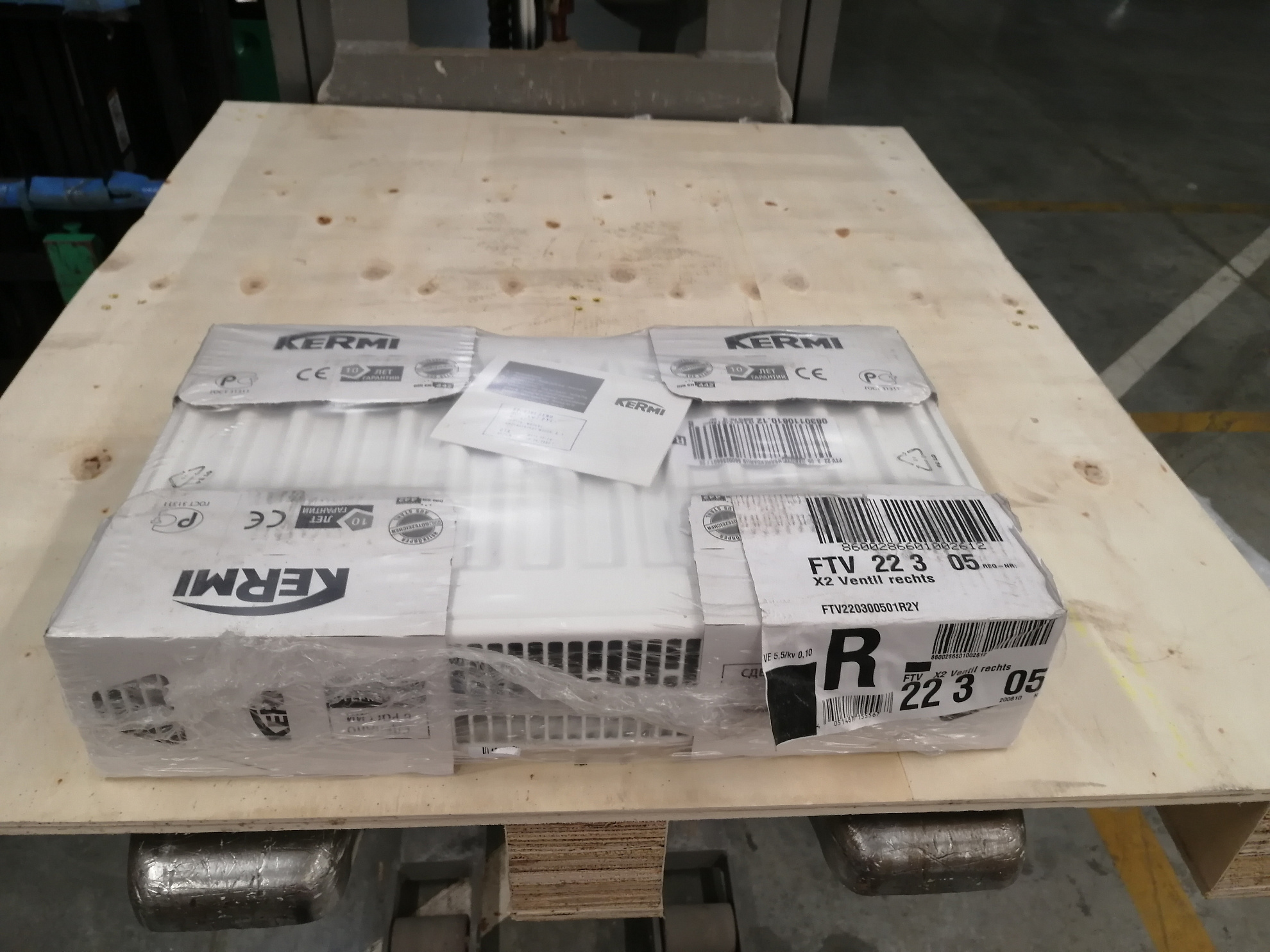 Радиатор панельный, Kermi, therm-x2 Profil-V, профильный, FTV 22, глубина, мм-100, высота, мм-300, длина, мм-500, X2 Inside, тип подключения-R, нижнее справа, с термостатическим вентилем, рабочее давление, бар-10, цвет-RAL 9016 (белый)