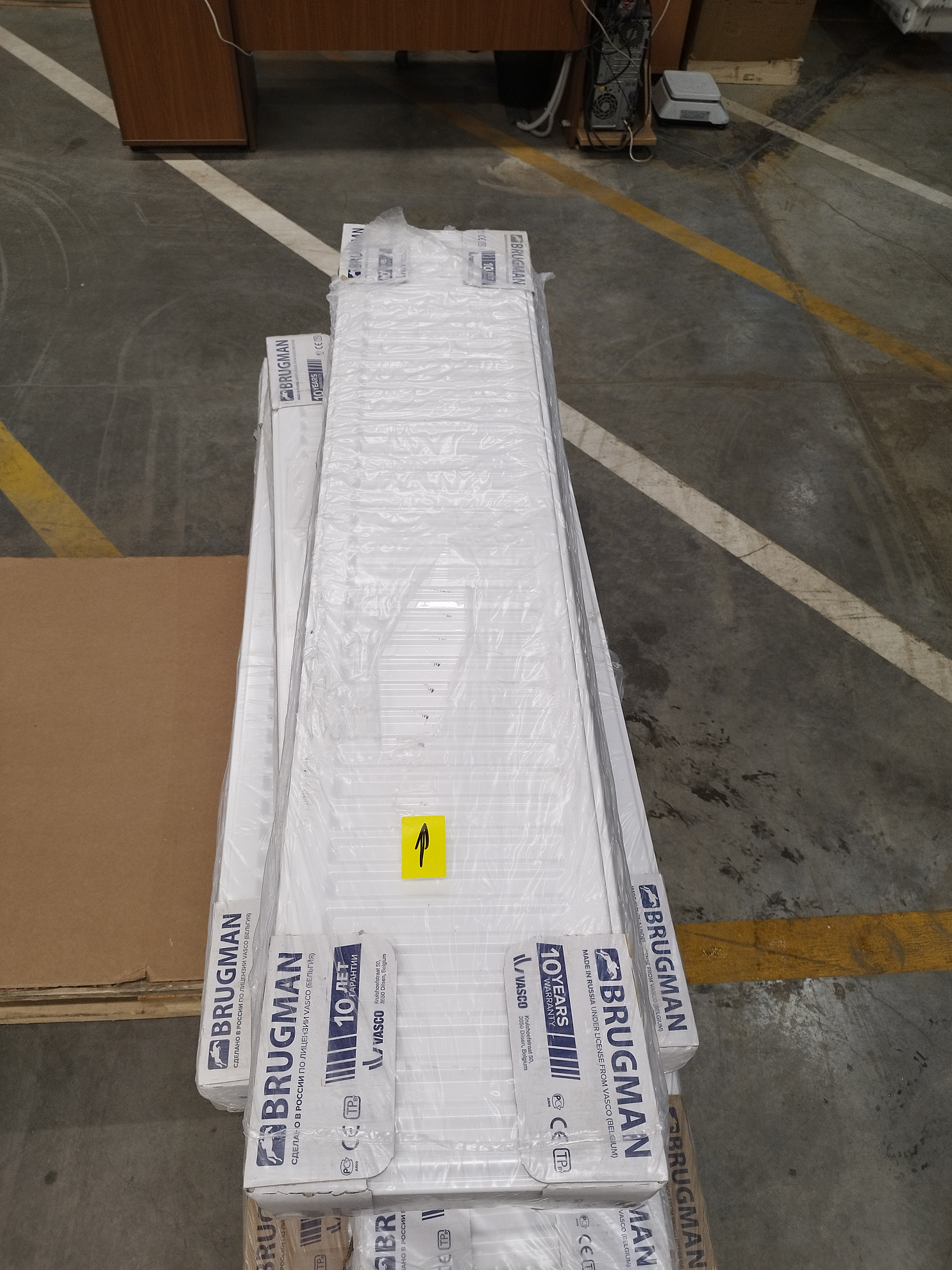 Радиатор панельный, Brugman, Profil-K Typ, профильный, FEK 22, глубина, мм-100, высота, мм-300, длина, мм-1400, боковое подключение, рабочее давление, бар-10, цвет-RAL 9016 (белый)