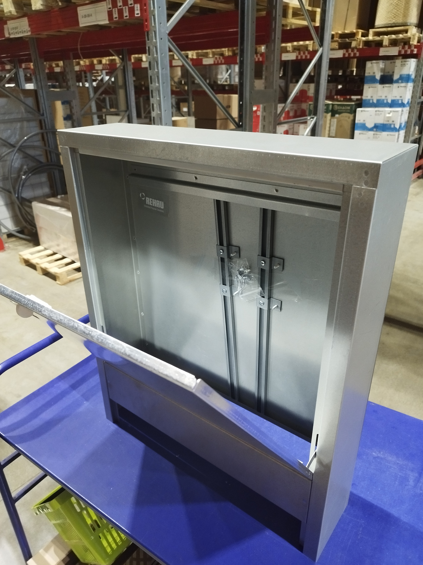 Шкаф RAUTITAN подвесной, тип АР2, ШхВхГ (605х730х150 мм)